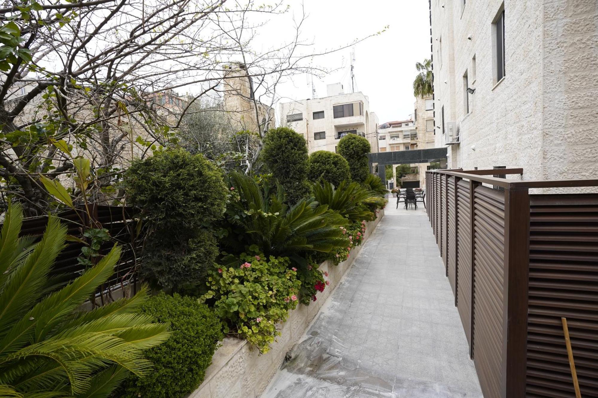 Naylover Hotel Suites Amman Exterior photo