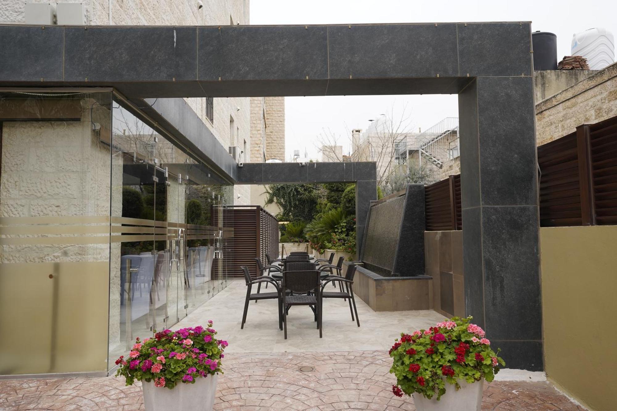 Naylover Hotel Suites Amman Exterior photo
