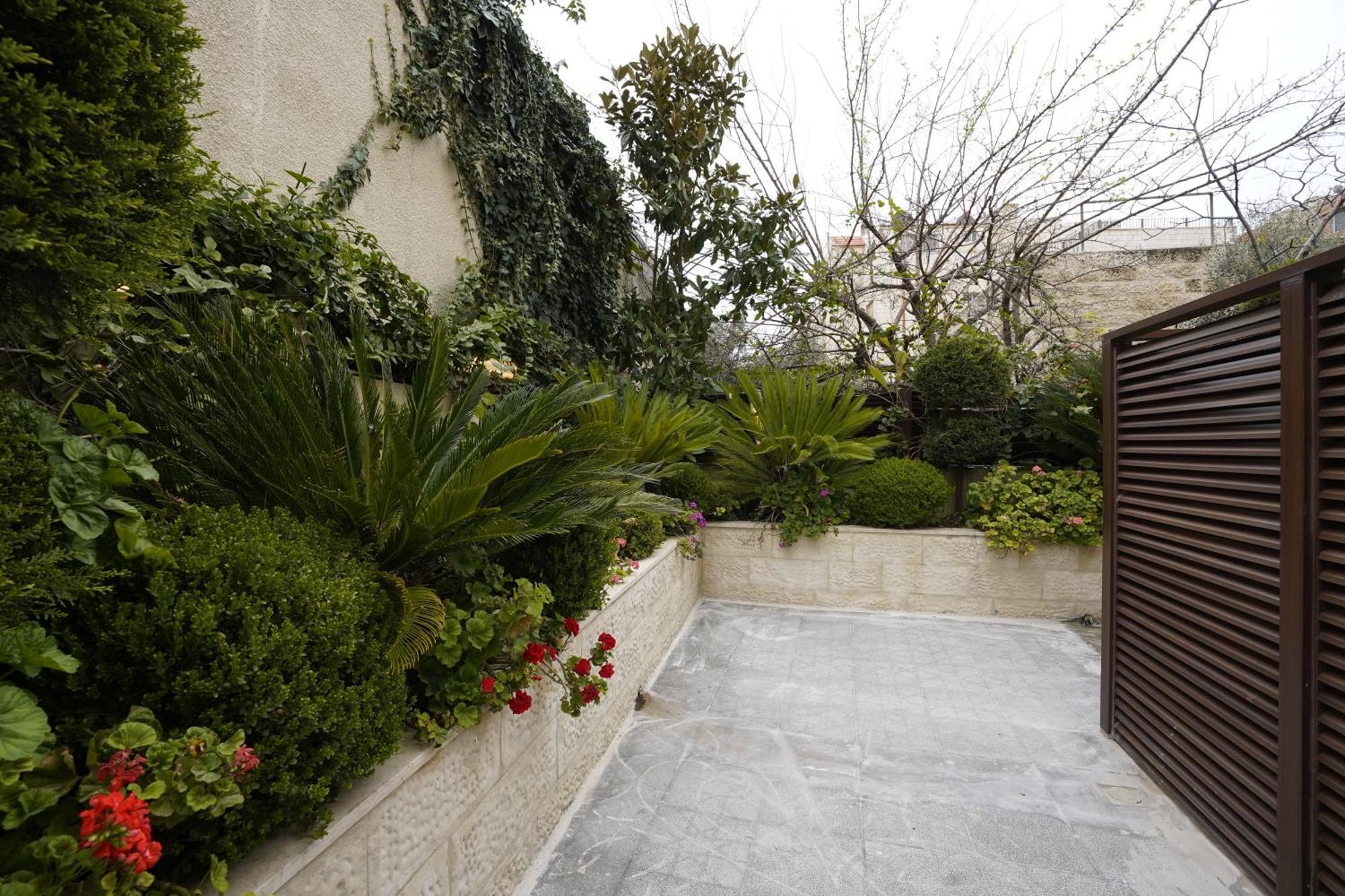 Naylover Hotel Suites Amman Exterior photo